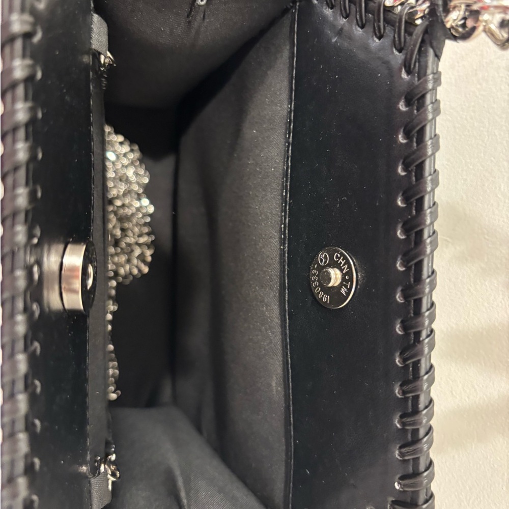NWT House of Harlow 1960 stunning Chain & rhinestone waterfall bag - Picture 9 of 12